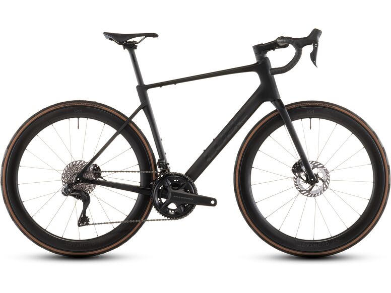 Silniční kolo Cube ATTAIN C:62 SLT carbon´n´coalchrome 2026