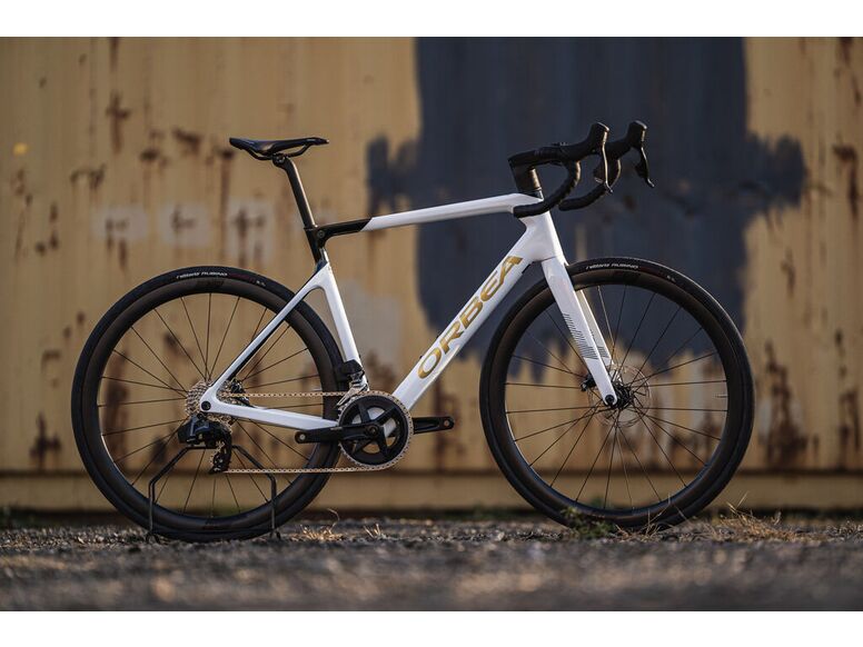 Silniční kolo ORBEA ORCA M31eTEAM 2022 Custom + Vision 40 SC Disc Carbon TLR