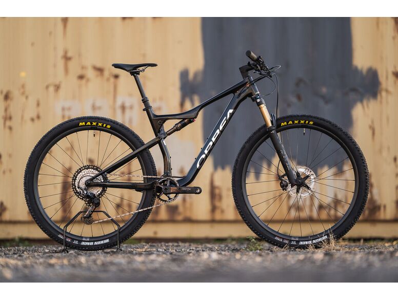 Celoodpružené kolo ORBEA OIZ M-PRO TR Custom Black 2022