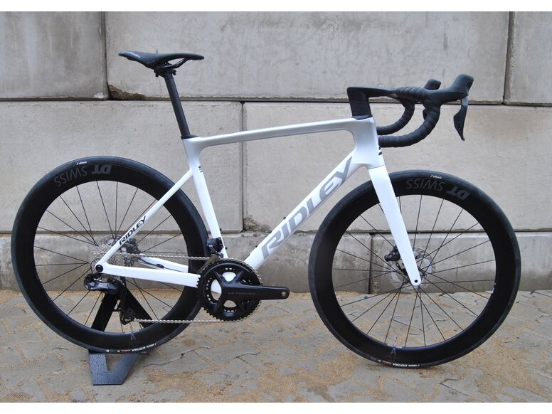 Silniční kolo RIDLEY FALCN Ultegra Di2 Pearl White/Silver/Black