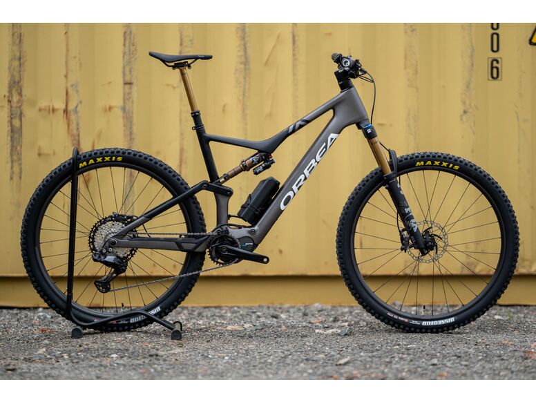 Lehké elektrokolo ORBEA RISE M-TEAM Custom 540+252 Wh 2024