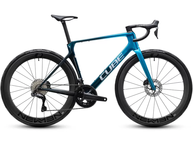 Silniční kolo Cube Agree C:62 Race chromeblue´n´liquidblue 2027